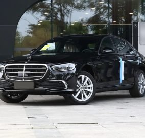 Mercedes-benz S-Class 1