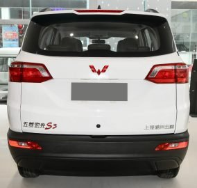 Wuling Hongguang S3 4